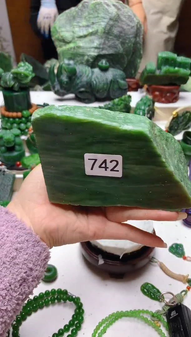 未镶嵌和田玉（碧玉）摆件1