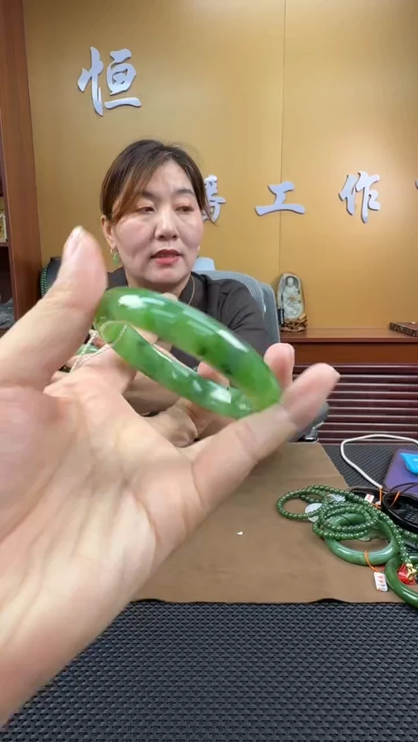 颈饰未镶嵌和田玉手镯58