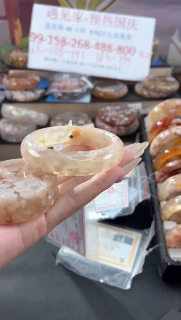 未镶嵌手镯石英质玉55