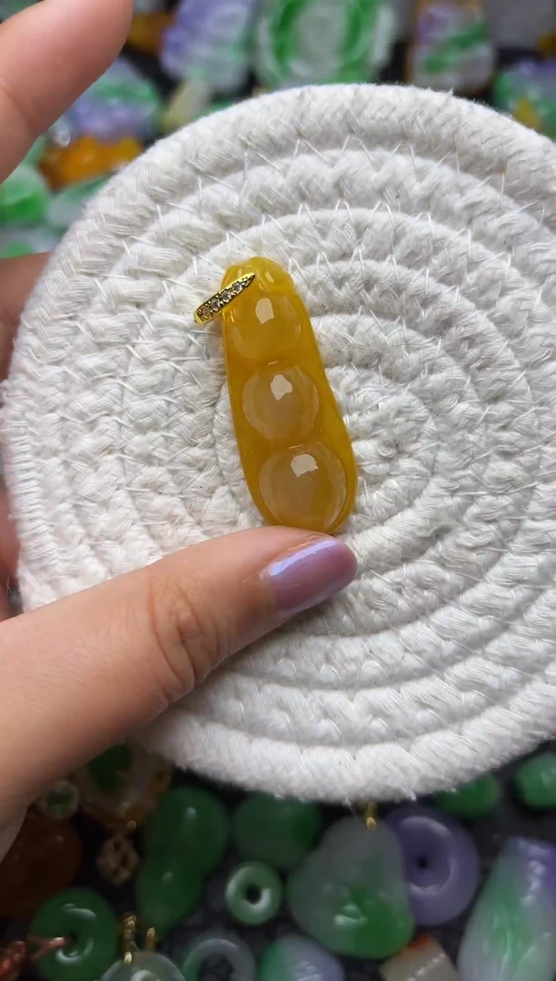 颈饰未镶嵌翡翠缅甸翡翠吊坠