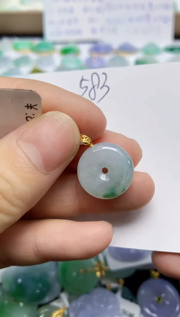 翡翠未镶嵌颈饰天然缅甸翡翠A货