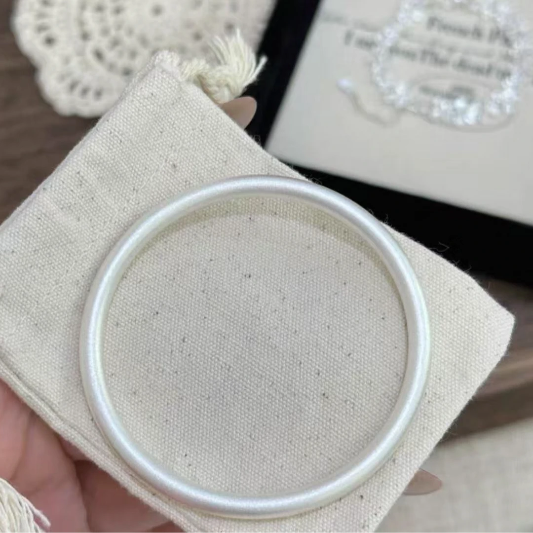 84号 古法素圈闭口镯