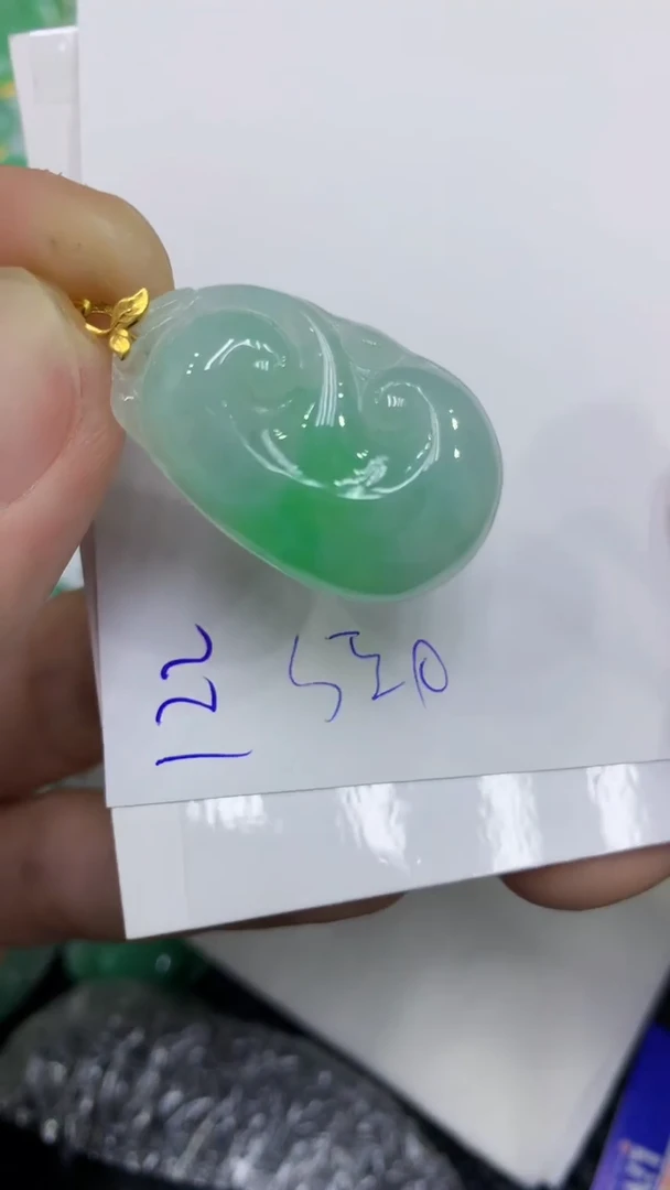 颈饰18K金镶嵌翡翠小*子缅甸A货翡翠