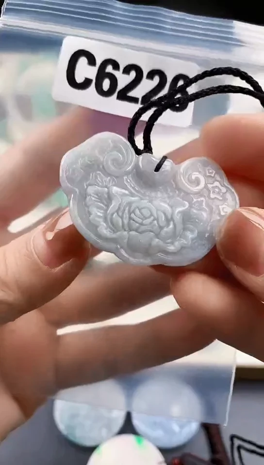 颈饰未镶嵌翡翠天然翡翠吊坠挂件