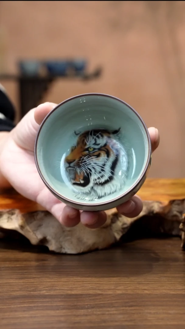 景德镇陶瓷猛虎卧足杯