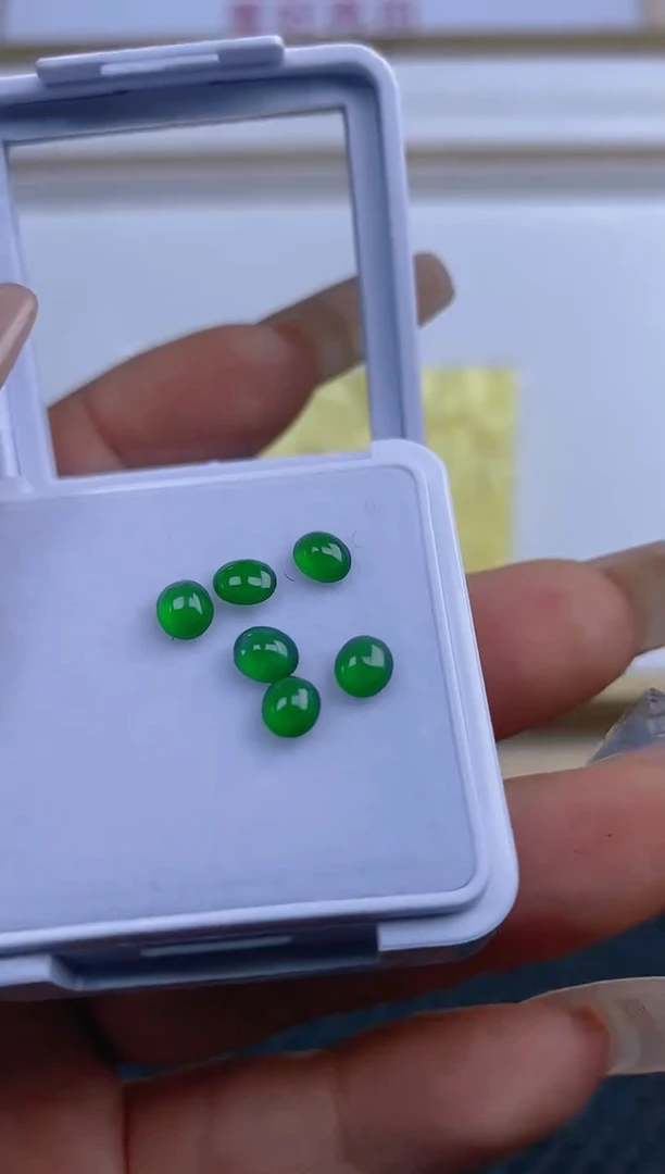 定制翡翠未镶嵌天然翡翠蛋面44