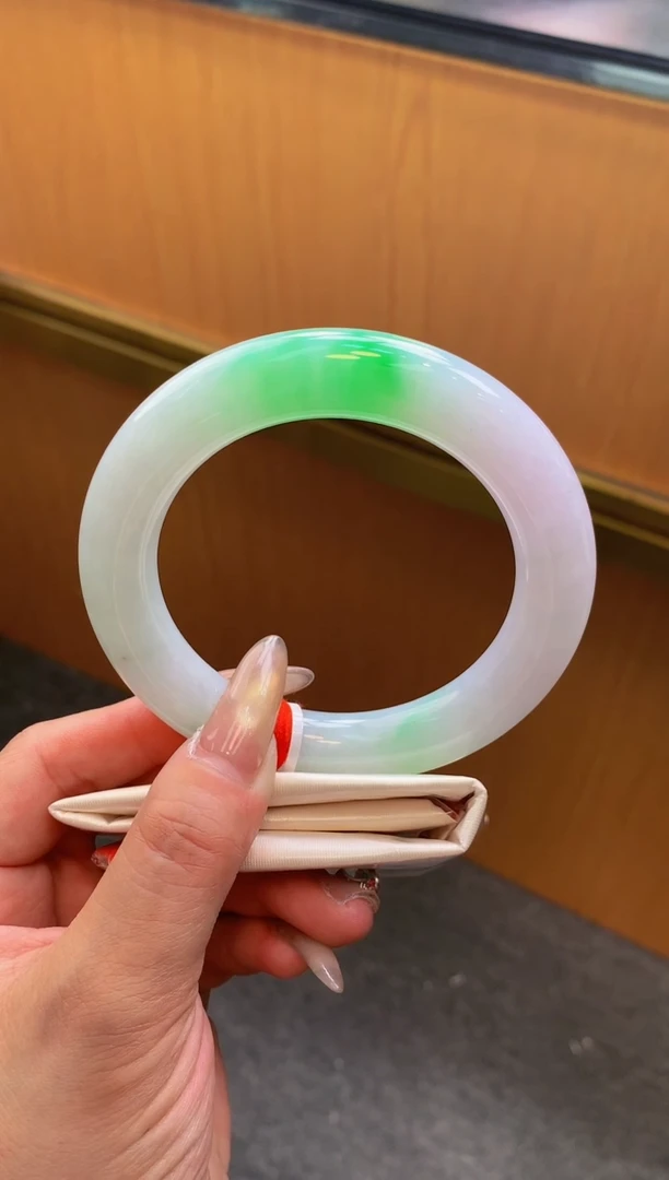 未镶嵌手镯翡翠-F59-圆条60-全款9 万-定金2万