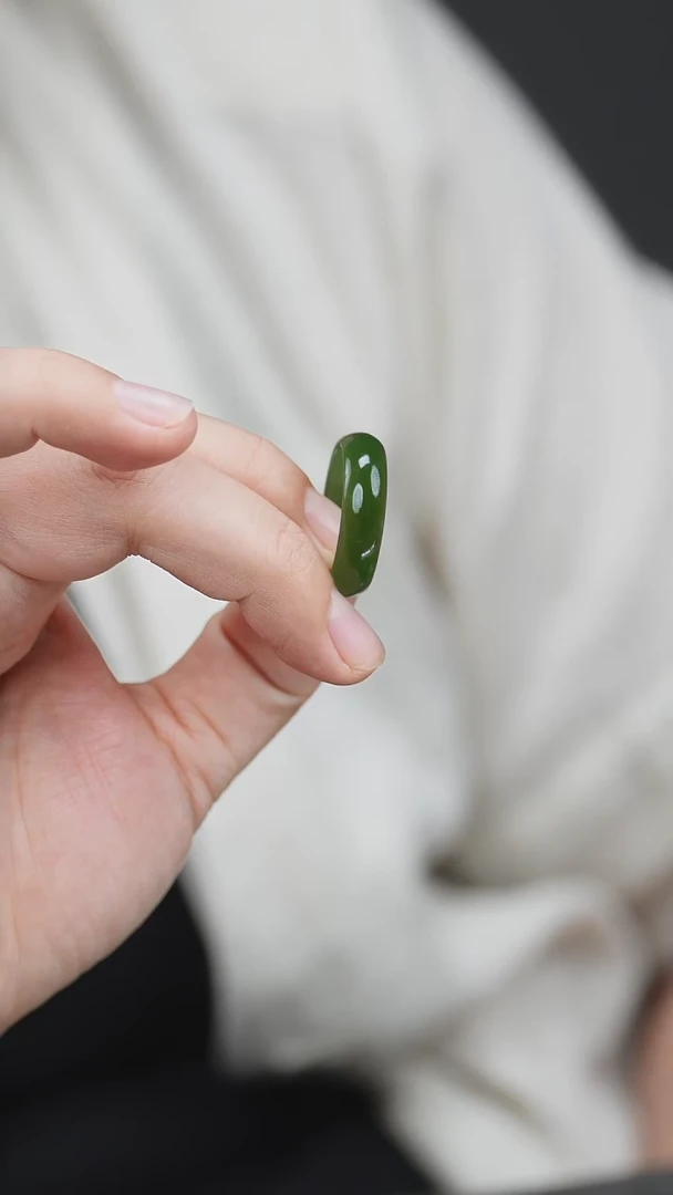 未镶嵌戒圈和田玉1