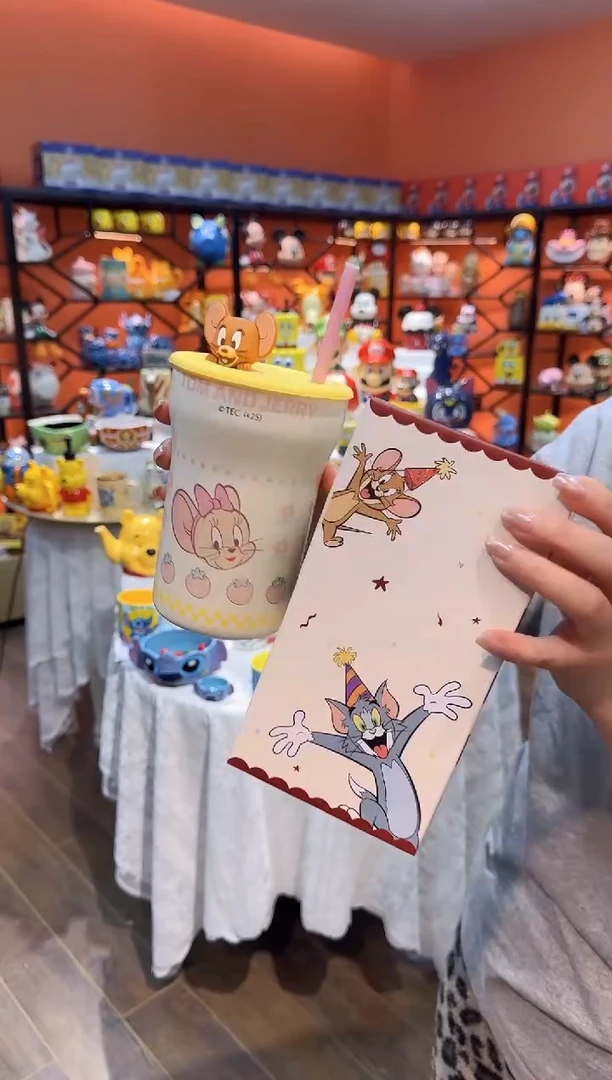 瓷片@@猫和老鼠黄色带盖陶瓷吸管杯