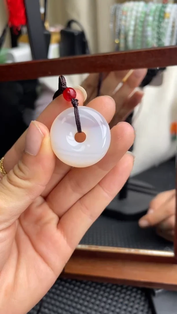 颈饰未镶嵌翡翠吊坠