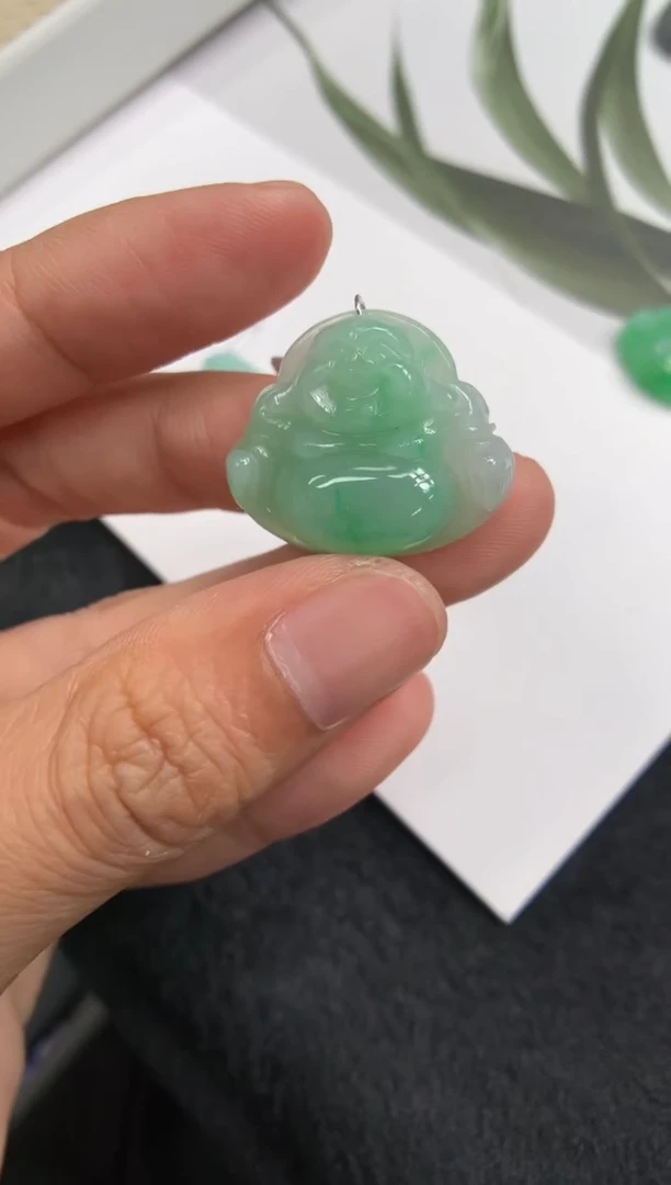 颈饰未镶嵌翡翠佛公
