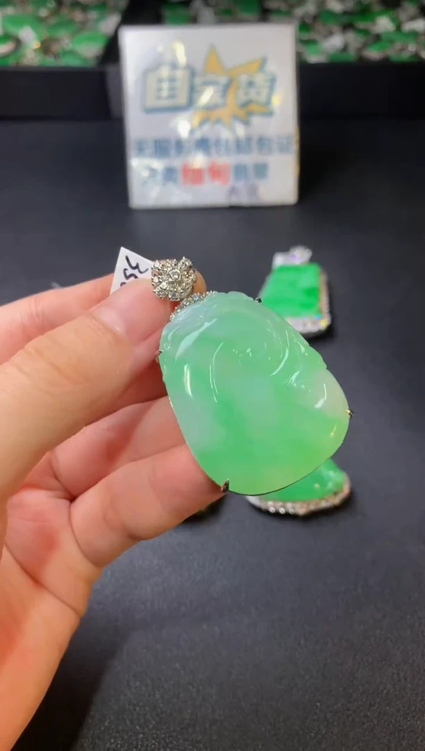 翡翠银S925镶嵌颈饰翡翠