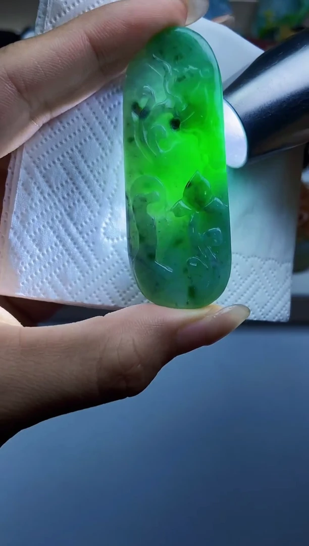 颈饰未镶嵌翡翠1