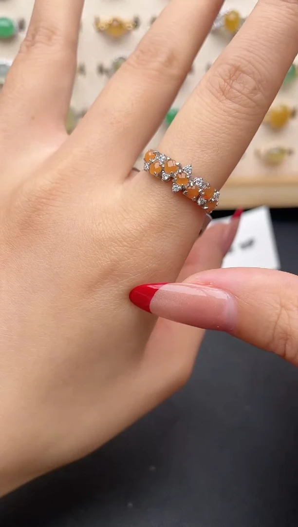 【闪购商品】翡翠戒指银S925镶嵌一物一证一礼盒