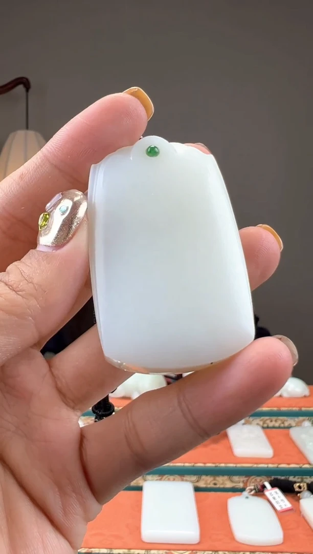 【闪购商品】和田玉颈饰未镶嵌1