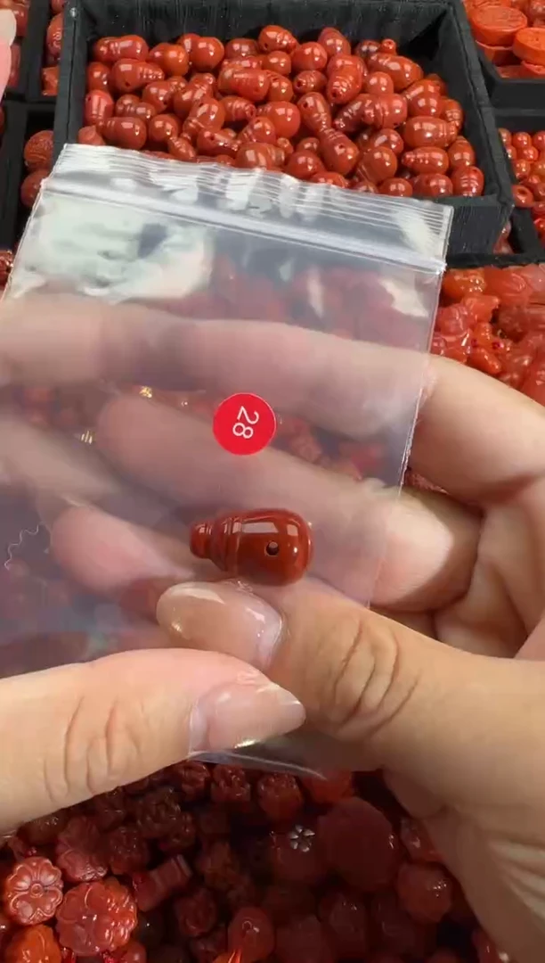 南红玛瑙未镶嵌颈饰1