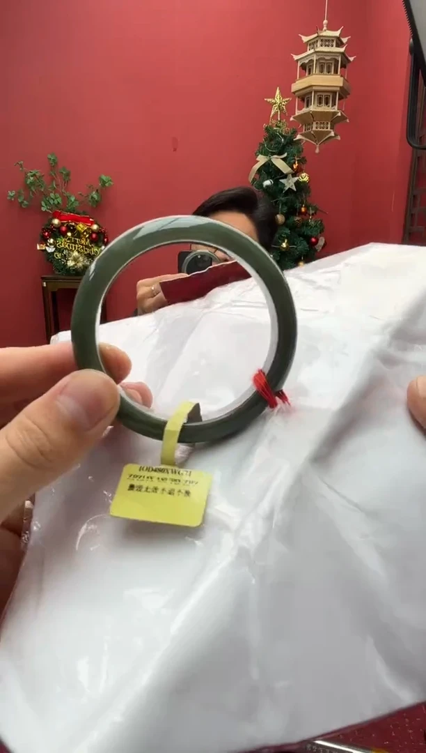未镶嵌手镯翡翠爱**菜翡翠手镯1