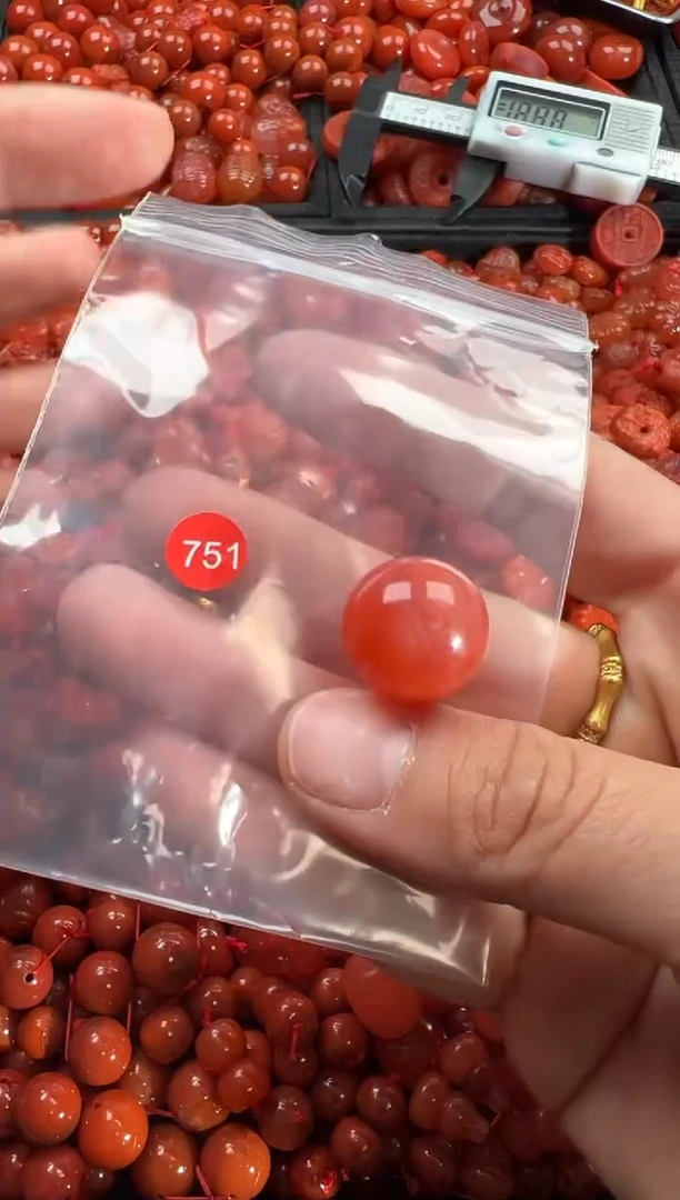 【闪购商品】南红玛瑙颈饰未镶嵌1