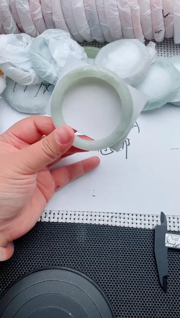 未镶嵌手镯石英质玉116-52-53