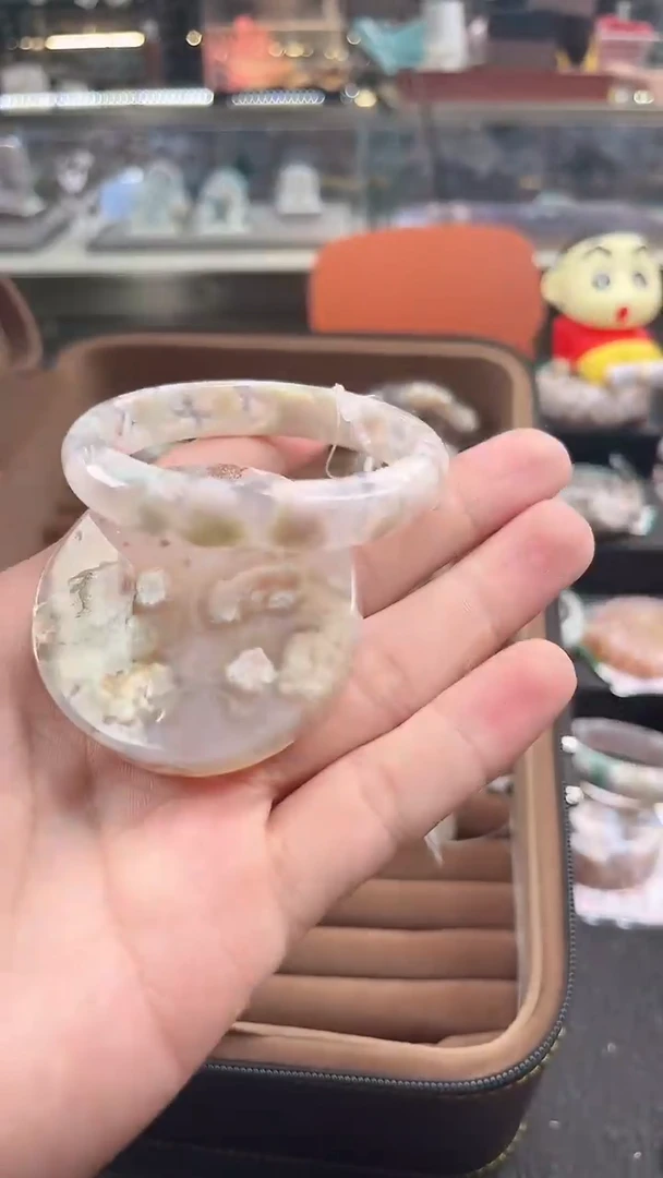 未镶嵌手镯石英质玉53圈口（赠品镯心）6821010