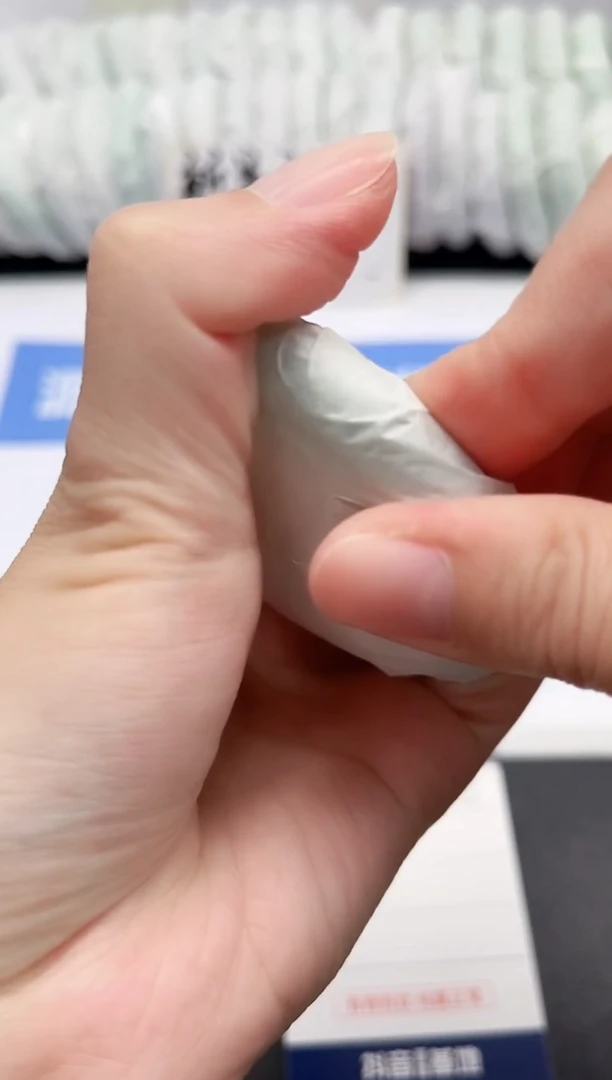 126时尚大美人冰透镯圈口52