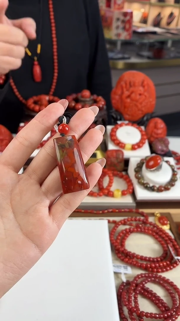 未镶嵌包浆无事牌吊坠南红玛瑙（多样式发其一）