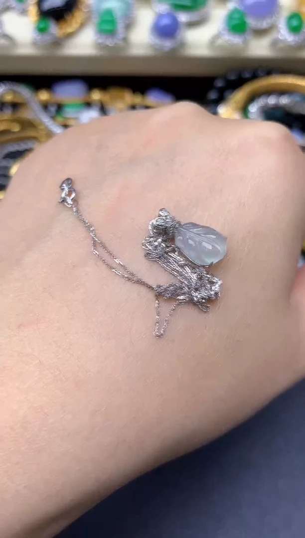 颈饰18K金镶嵌翡翠147-雪姐翡翠天天见