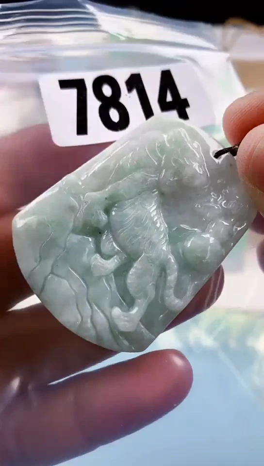 【闪购商品】翡翠挂件未镶嵌天然翡翠吊坠挂件