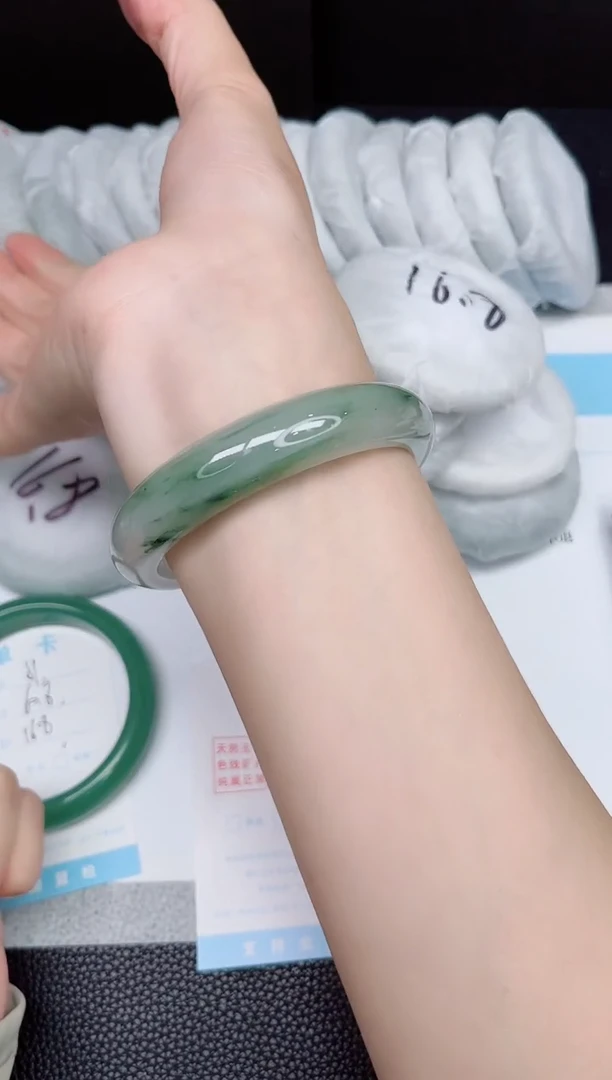 石英质玉手镯未镶嵌a52-60.3