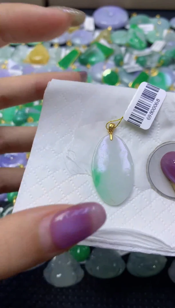 颈饰未镶嵌翡翠天然缅甸翡翠A货