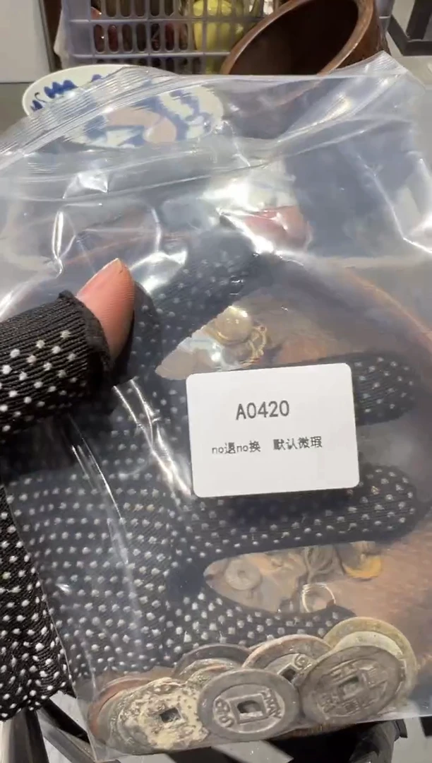 张*月秒拍秒付瓷铜摆件