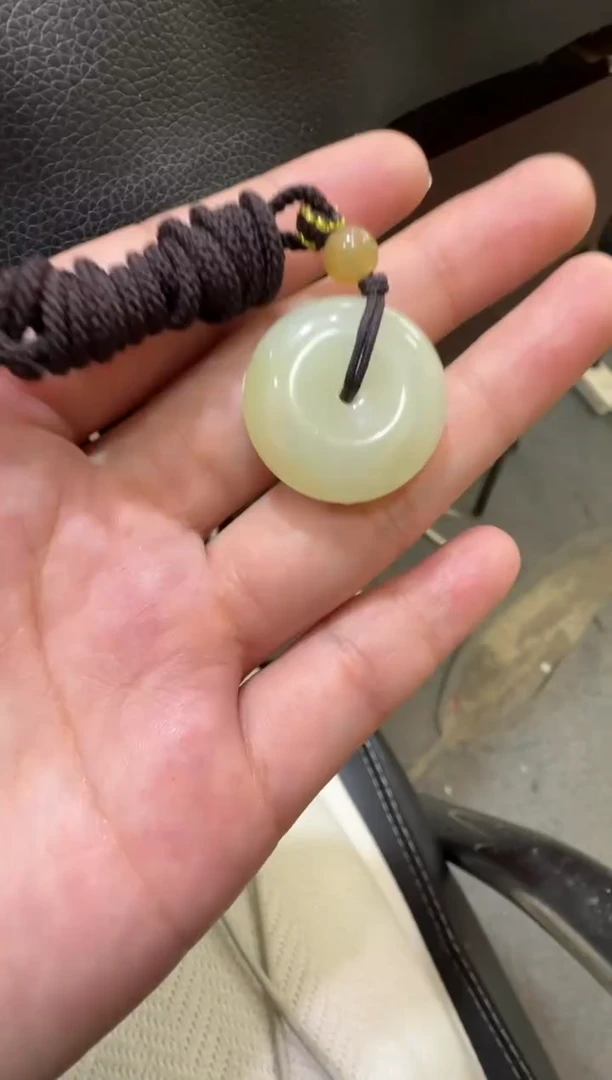 吊坠(赠链)未镶嵌和田玉金山糖白平安扣（产地直发）