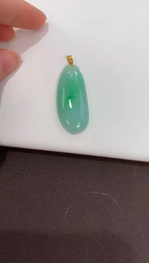 翡翠18K金镶嵌颈饰天然缅甸a货翡翠