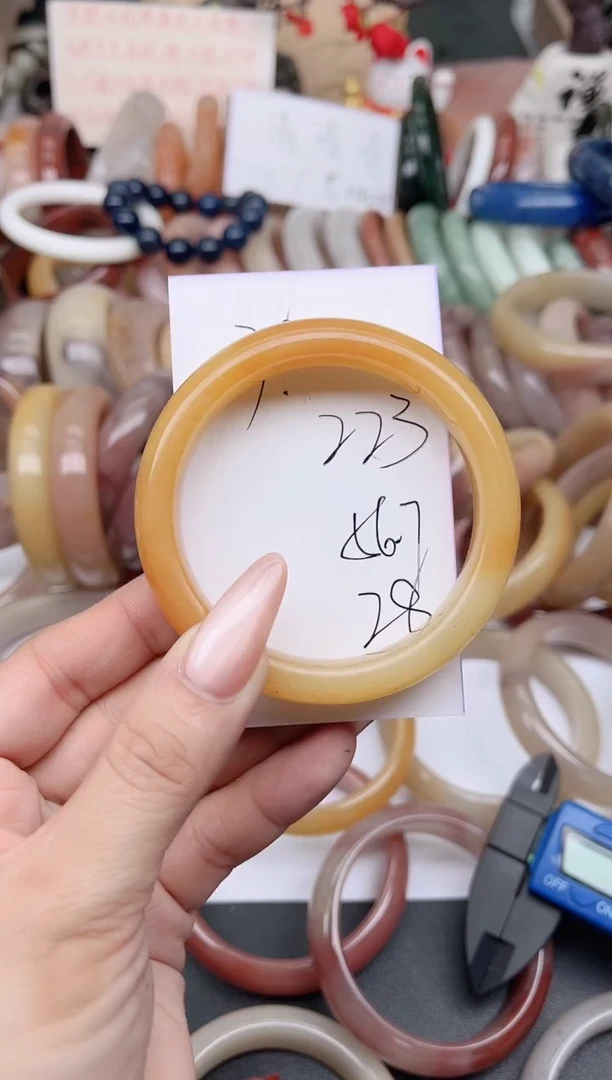 未镶嵌手镯石英质玉223