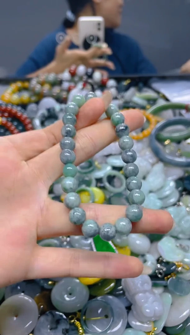 颈饰未镶嵌翡翠8MM/K/翡翠A货，一件也是批发价