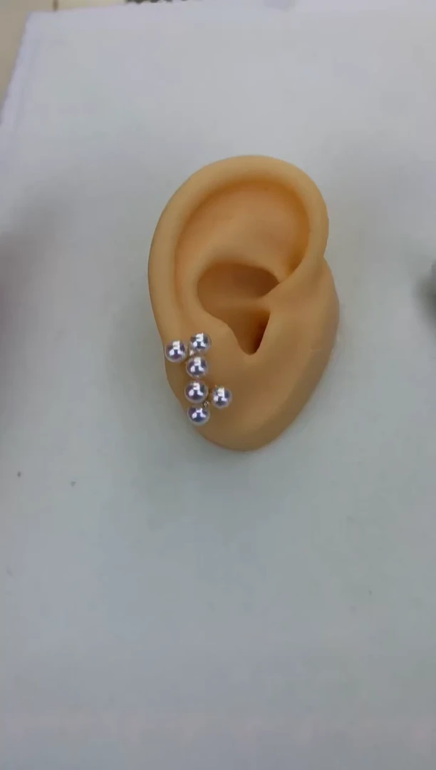 18K金镶嵌GD海水珍珠 GD165 4.5-5 钻石三叶草耳钉