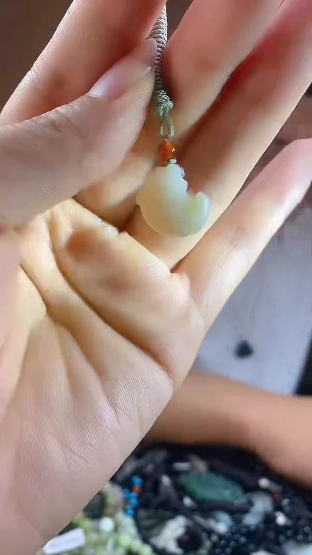 和田玉未镶嵌颈饰多样性发货，拍一发一