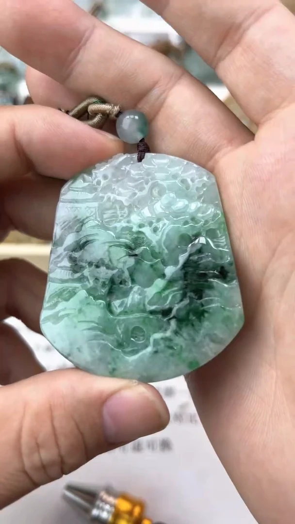 颈饰未镶嵌翡翠用****人天然翡翠