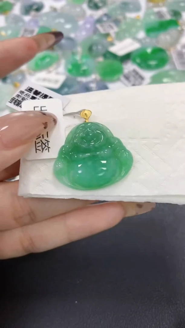 颈饰18K金镶嵌翡翠a货假一赔三支持复检百元上9元证书费自理