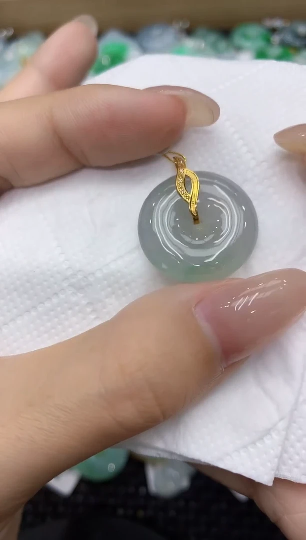 翡翠18K金镶嵌颈饰111111111111