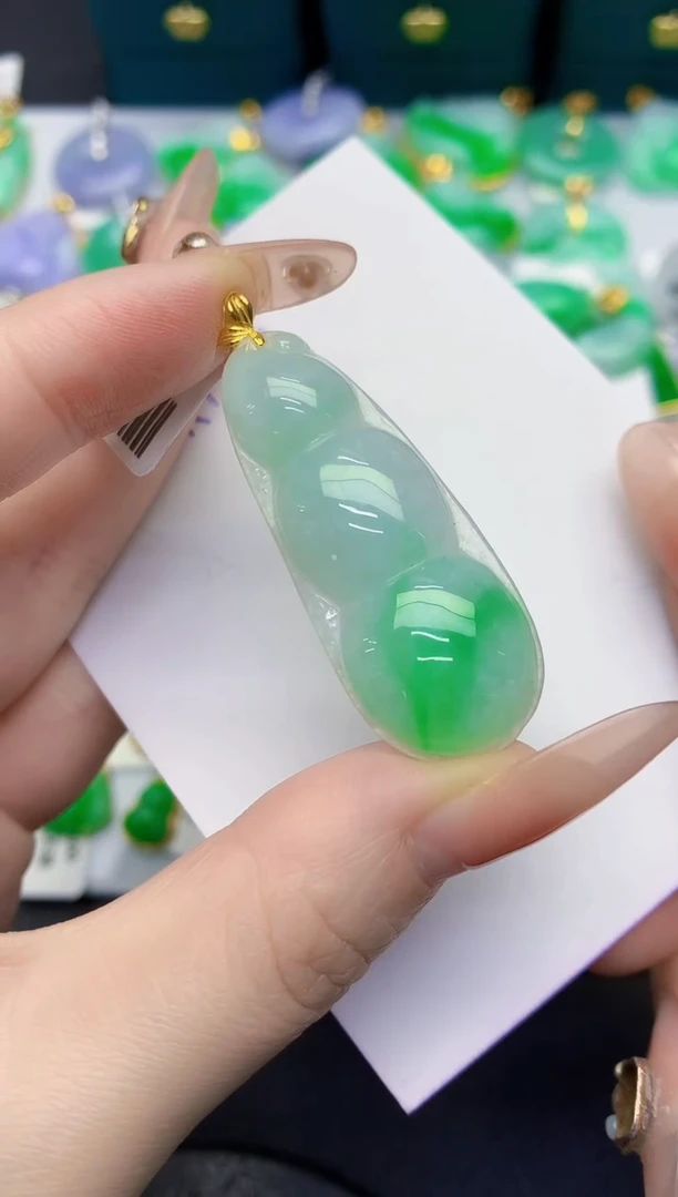 颈饰未镶嵌翡翠缅甸天然翡翠A货