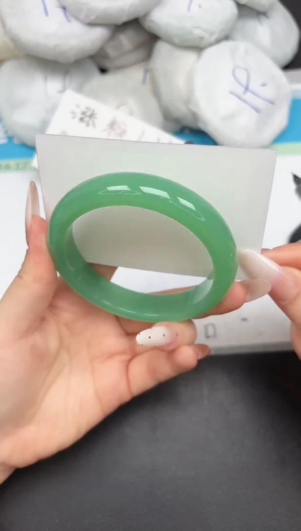 未镶嵌手镯石英质玉A305/63.4