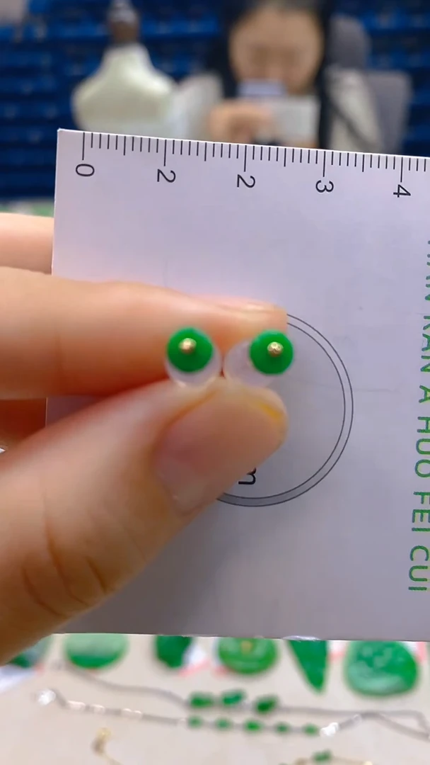 颈饰18K金镶嵌翡翠新号开播 全场乱卖