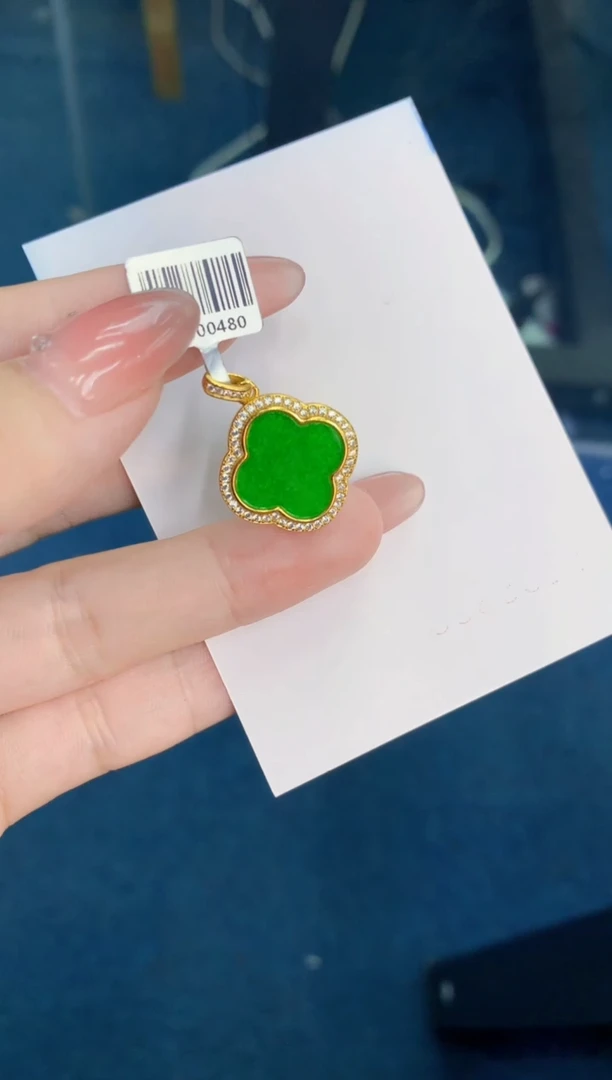 翡翠未镶嵌颈饰1