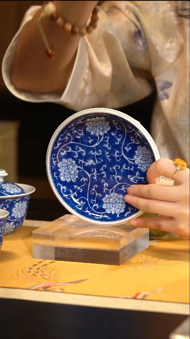 L红丰窑缠枝莲地皮壶承