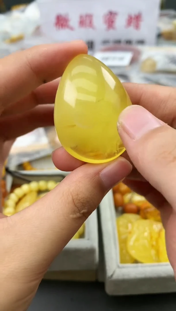 未镶嵌琥珀珠宝奇石149