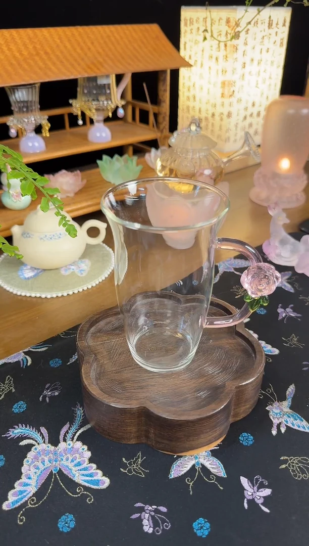 玫瑰花 把绿茶杯