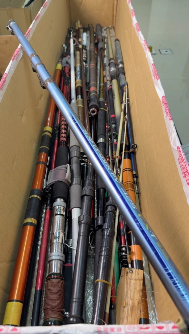 什 孤品微瑕， 以直播间为准  加 10元发顺丰