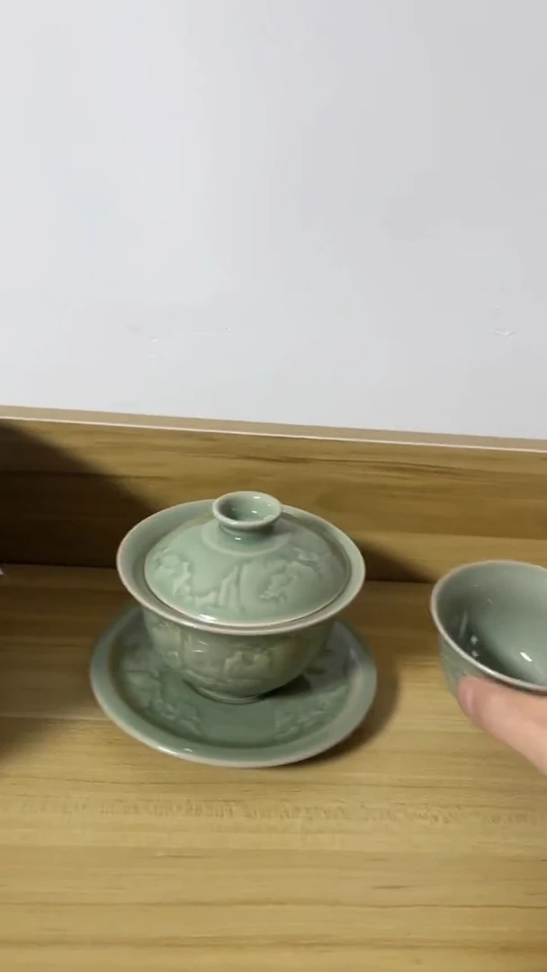 摆件青瓷山水三才盖碗 开片