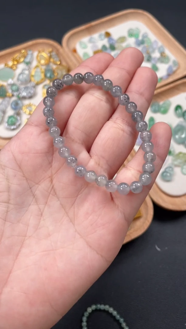 翡翠未镶嵌套链一个    P280